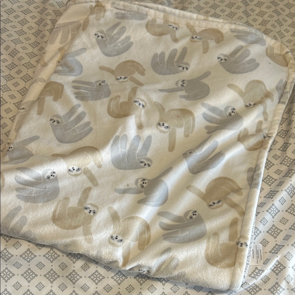 Adorable Sloth Print Toddler Blanket